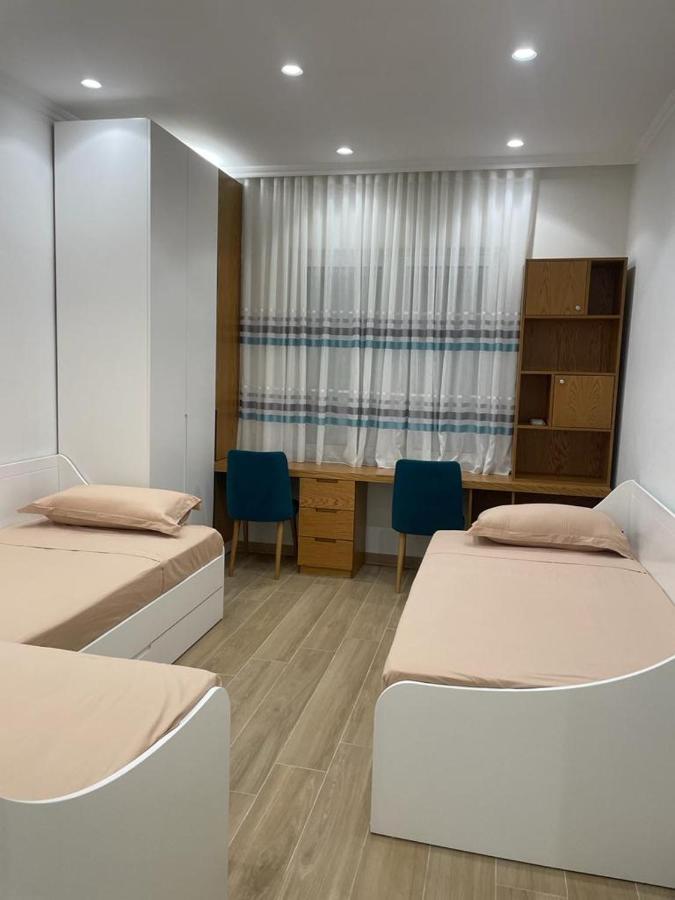City Center Apartment Kafe Flora Tirana Esterno foto