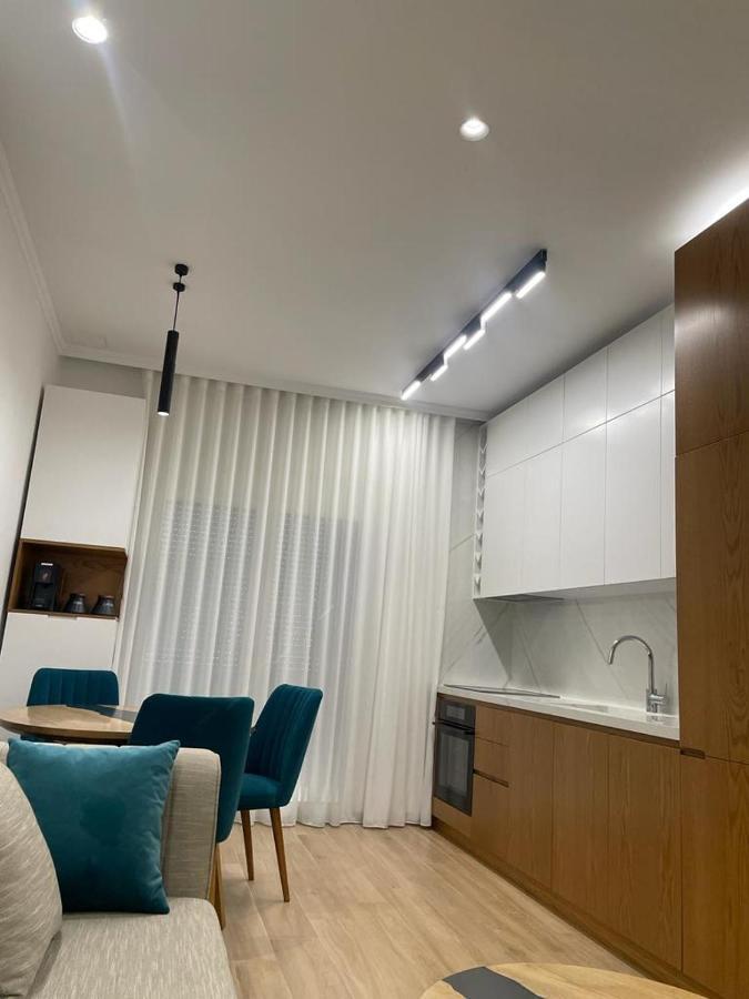 City Center Apartment Kafe Flora Tirana Esterno foto
