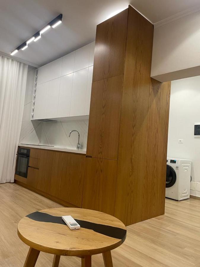 City Center Apartment Kafe Flora Tirana Esterno foto