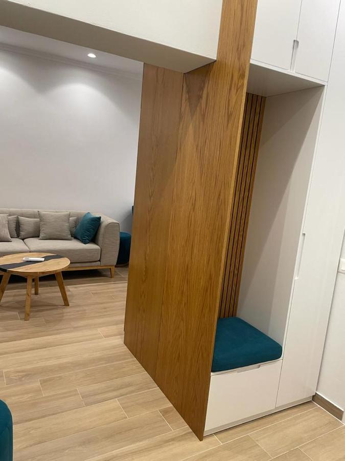 City Center Apartment Kafe Flora Tirana Esterno foto